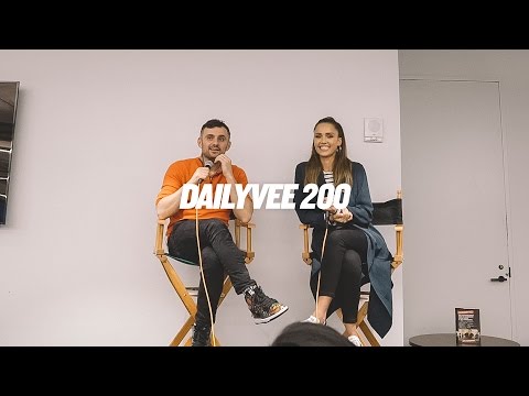 JESSICA ALBA AND BUILDING A BUSINESS EMPIRE | DailyVee 200