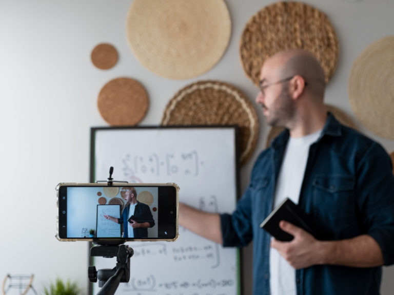 4 Best Businesses You Can Start with No Money Foundr