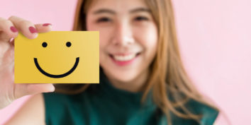 How to build customer loyalty smiling customer