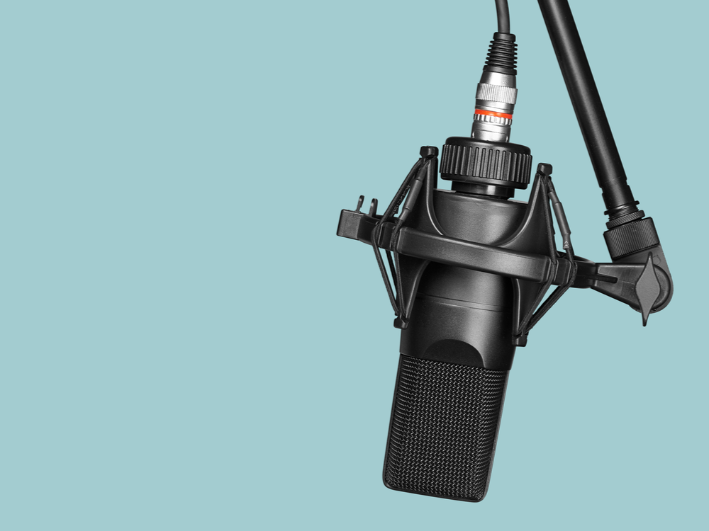 Podcast equipment for beginners microphone imagine